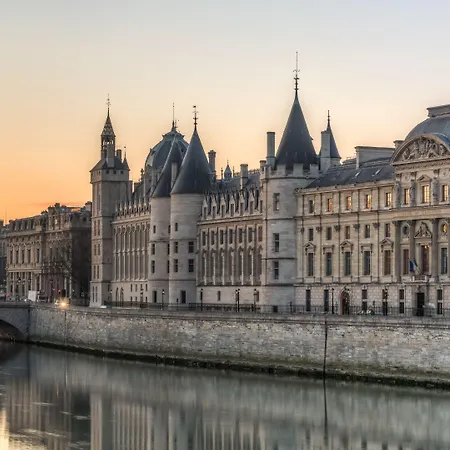 Les Rives De Notre-dame 4* París