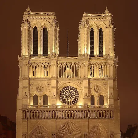Les Rives De Notre-dame Hotel 4*