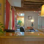Les Rives De Notre-dame Hotel 4*
