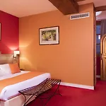 Les Rives De Notre-dame Hotel 4*