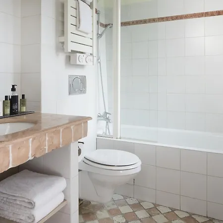 Les Rives De Notre-dame Hotel 4*