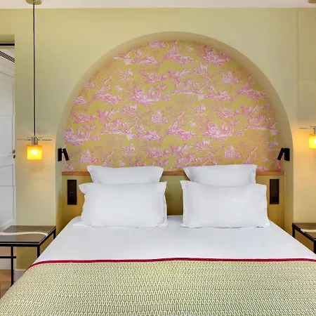 Hotel Les Rives De Notre-dame 4*