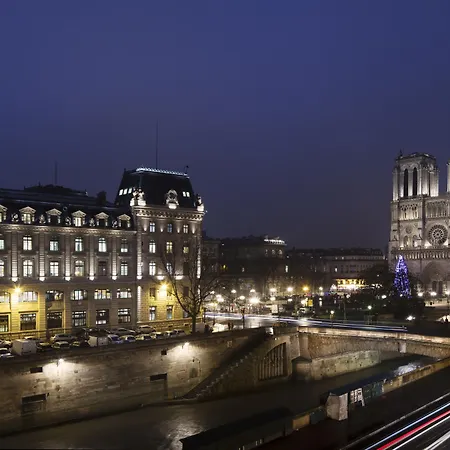 Hotel Les Rives De Notre-dame 4*