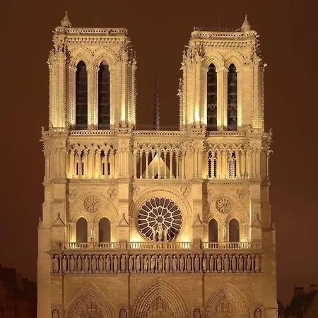 מלון Les Rives De Notre-dame 4*
