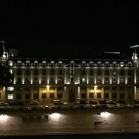 Les Rives De Notre-dame Paris