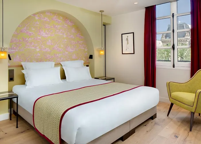 Hotel Les Rives De Notre-dame 4*