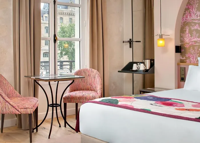 Les Rives De Notre-dame Paris