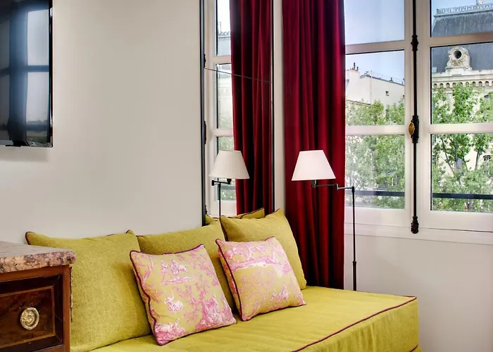 Les Rives De Notre-dame Hotel