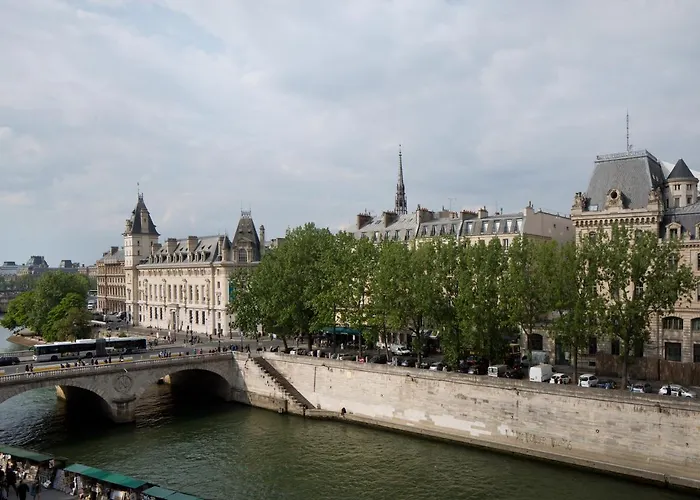 Hotel Les Rives De Notre-dame