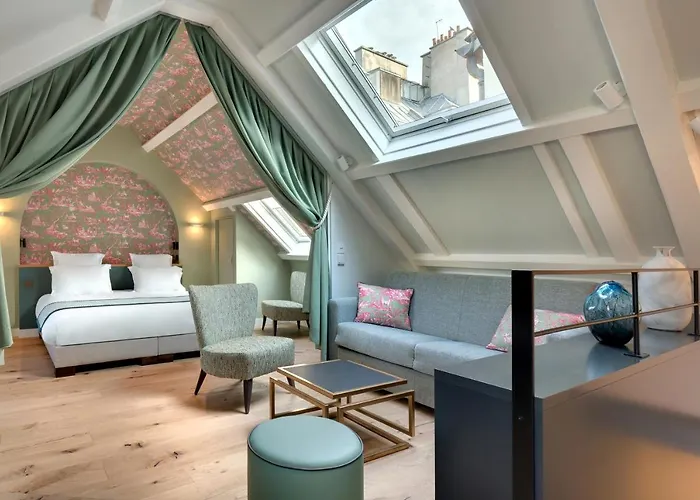 Les Rives De Notre-dame Hotel