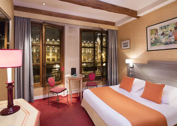 Hotel Les Rives De Notre-dame 4*