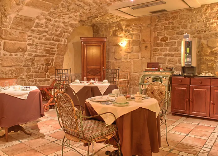 Les Rives De Notre-dame Hotel 4*