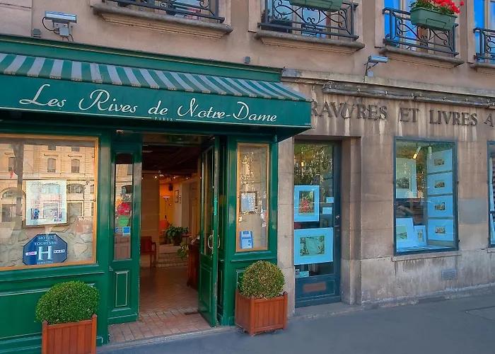 Les Rives De Notre-dame Hotel