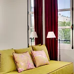 Les Rives De Notre-dame Hotel