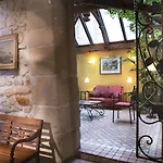 Les Rives De Notre-dame Hotel
