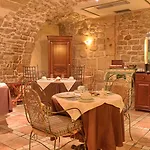 Les Rives De Notre-dame Hotel 4*