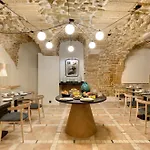 Hotel Les Rives De Notre-dame 4*