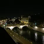 レ リブ ド ノートルダム 4* パリ