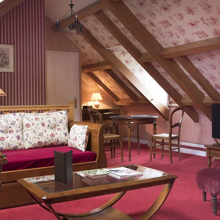 Les Rives De Notre-dame Отель 4*