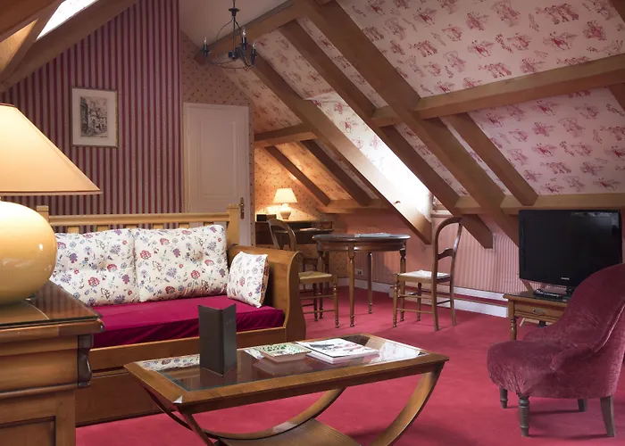 Les Rives De Notre-dame Отель 4*