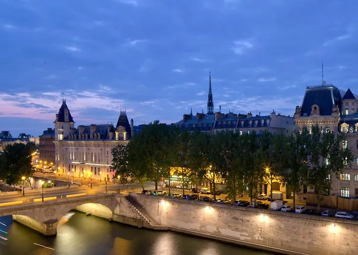 Отель Les Rives De Notre-dame Париж